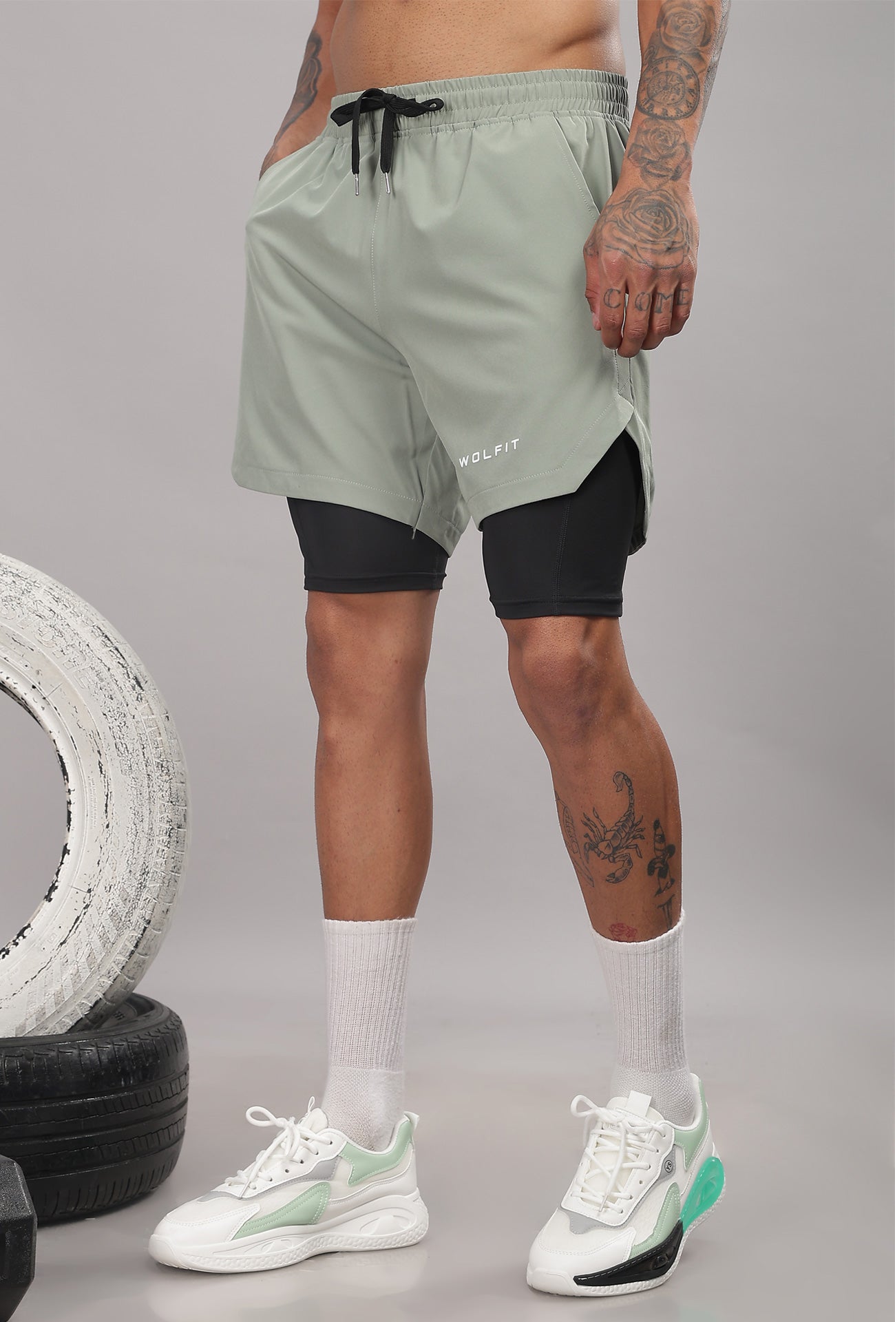 Limitless 2 in 1 6" shorts - Sage Green