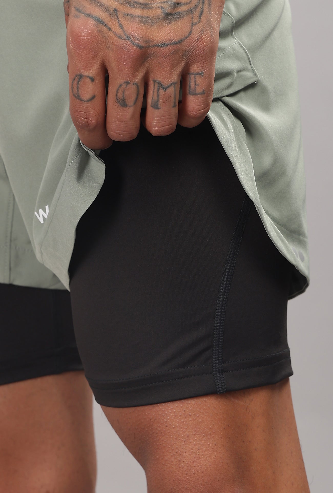 Core 2 in 1 7" shorts - Sage Green