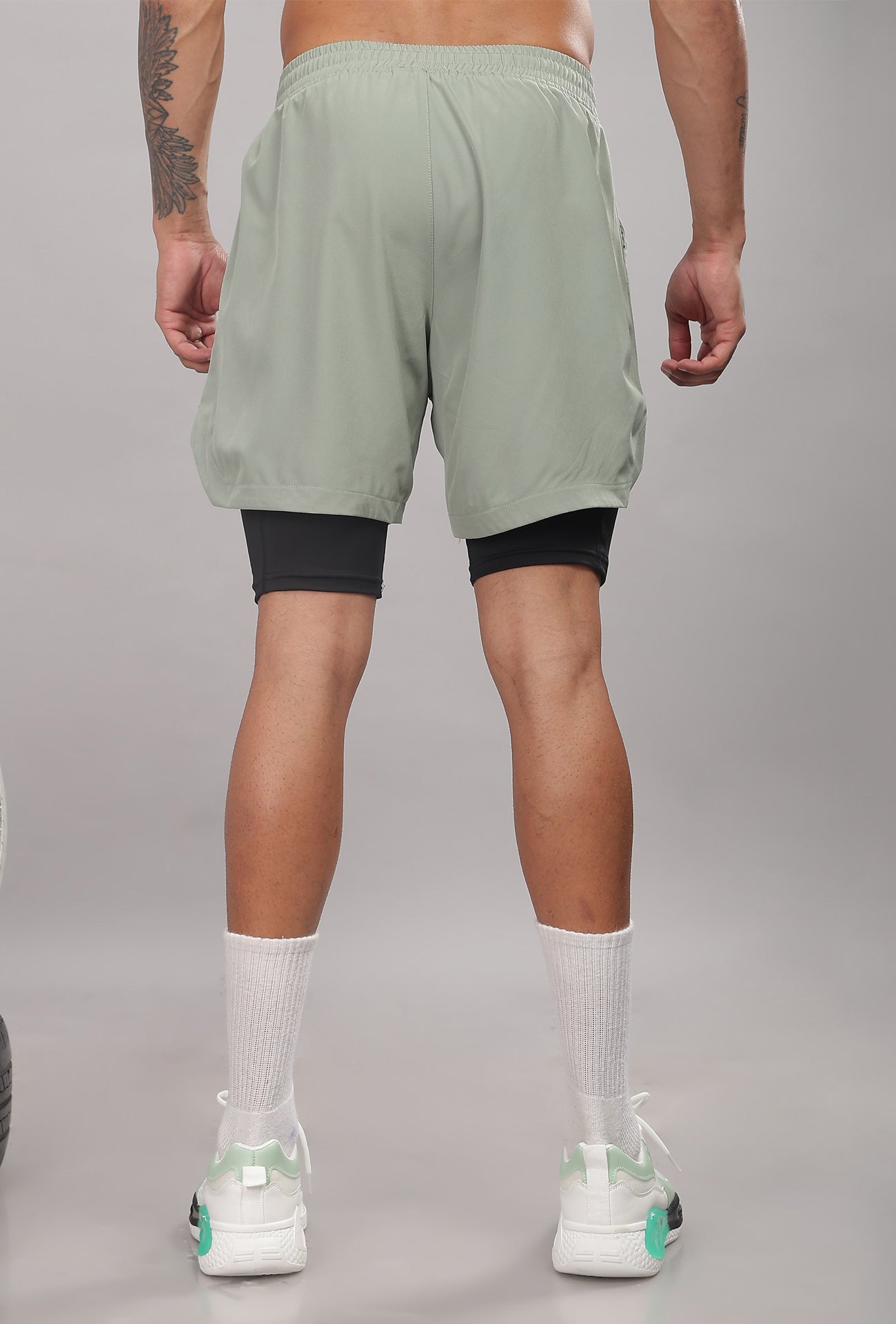 Limitless 2 in 1 6" shorts - Sage Green