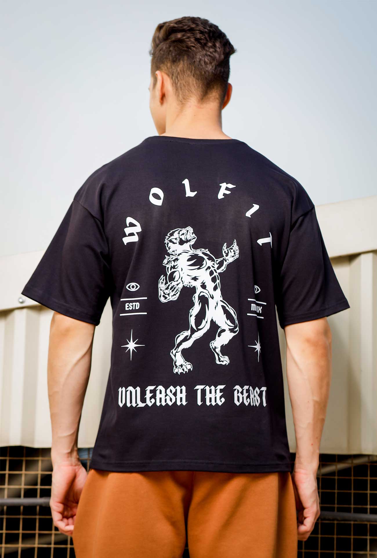 106 Wolf Man Oversize Tshirt - Black