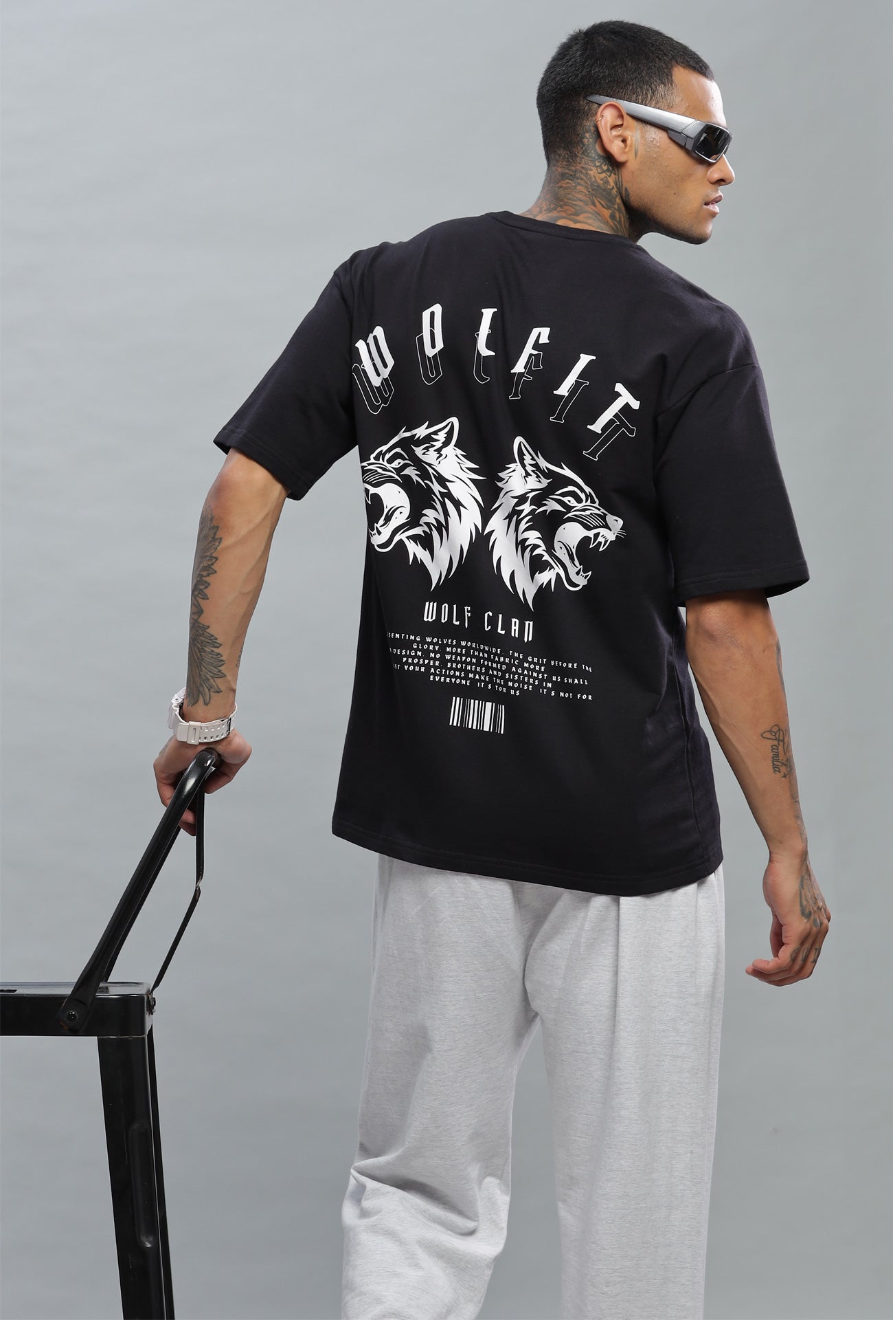 108 Dark Wolf Oversize Tshirt - Black