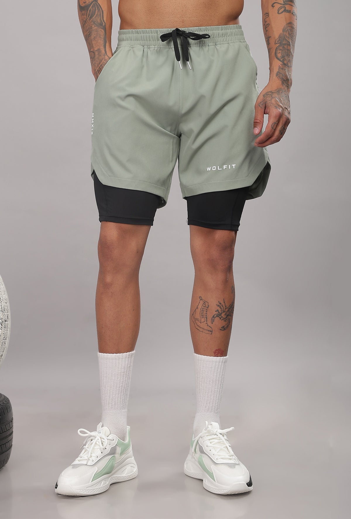 Limitless 2 in 1 6" shorts - Sage Green