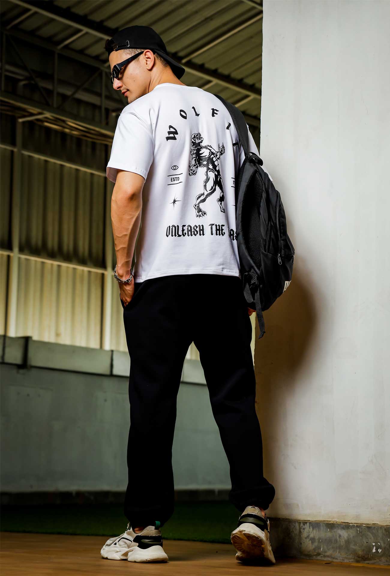 106 Wolf Man Oversize Tshirt - White