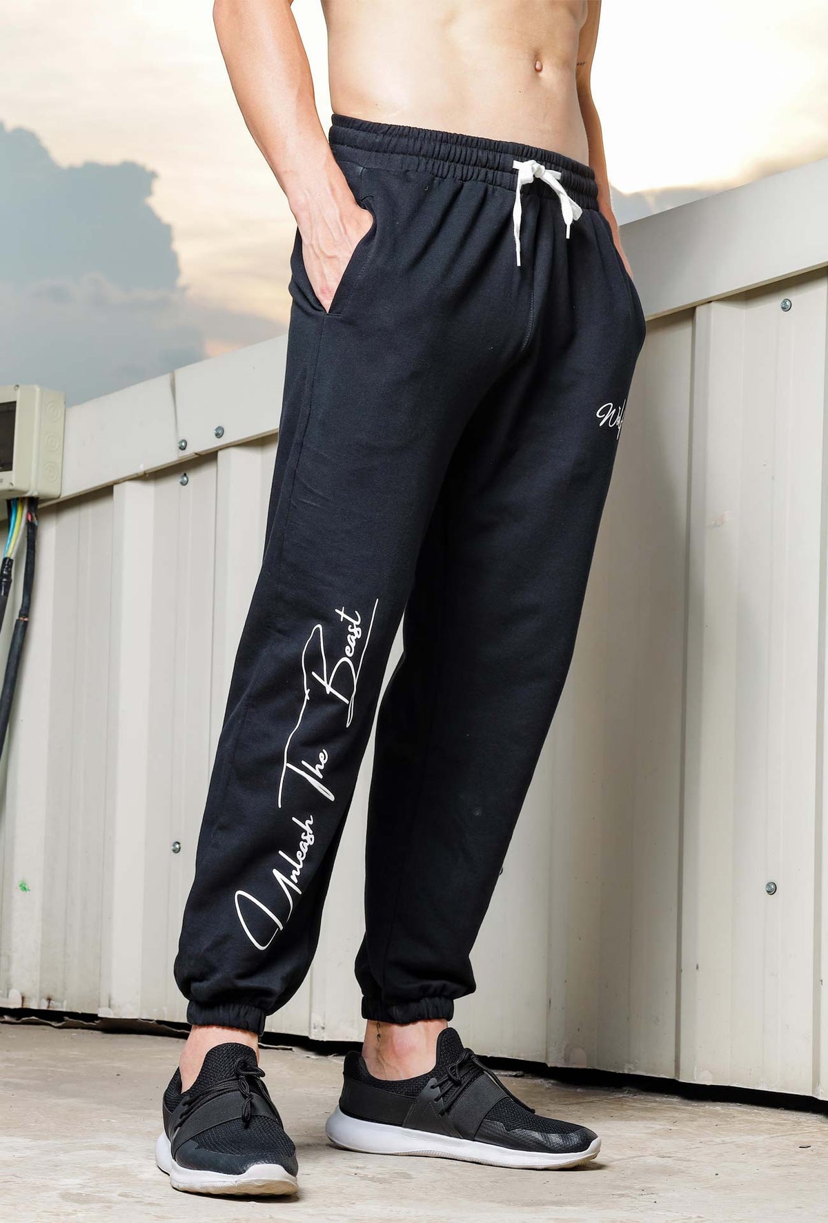 206 Signature Oversize Jogger - Black