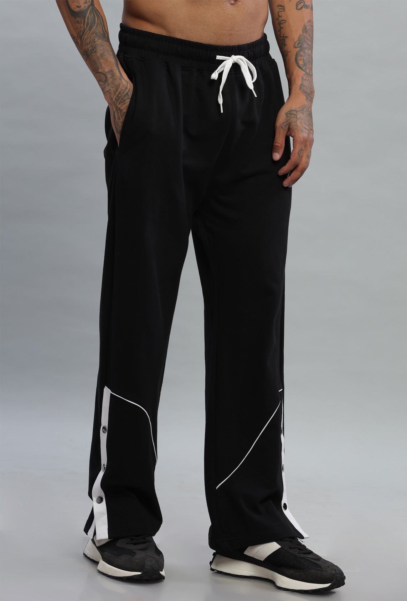 Snap Button Oversize Jogger - Black