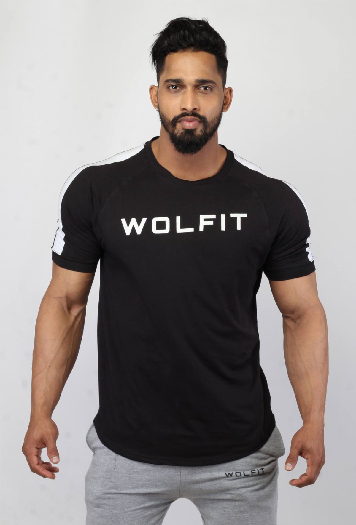 black-halfsleeve-tshirt-wolfit