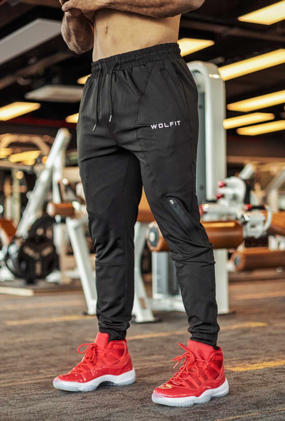 tapered-arrival-jogger-black-wolfit