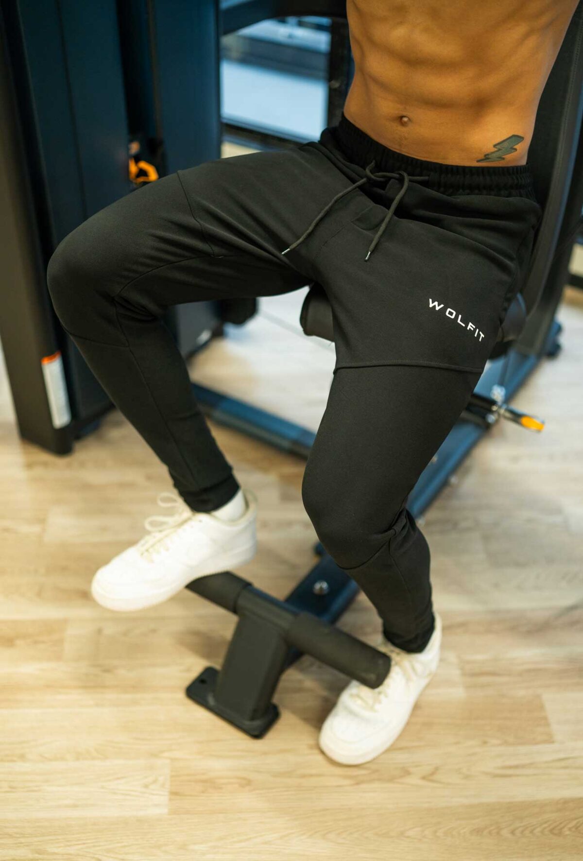 wolfit-super-cord-tapered-trackpant-black